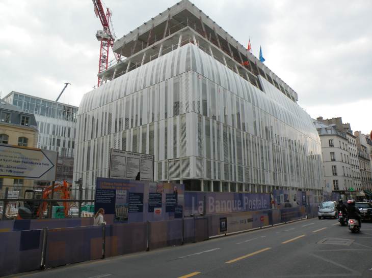  banque postale en chantier, rue de Sèvres